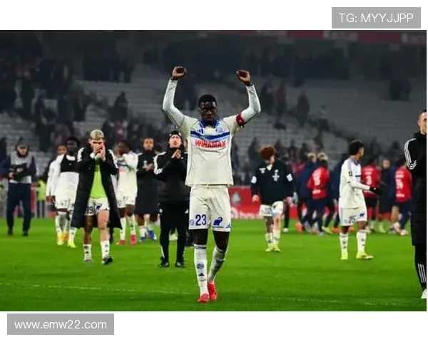 马马杜-萨尔表现出色，值得自豪离场